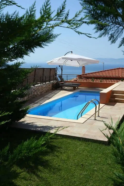 Erofili Villas Lourdata